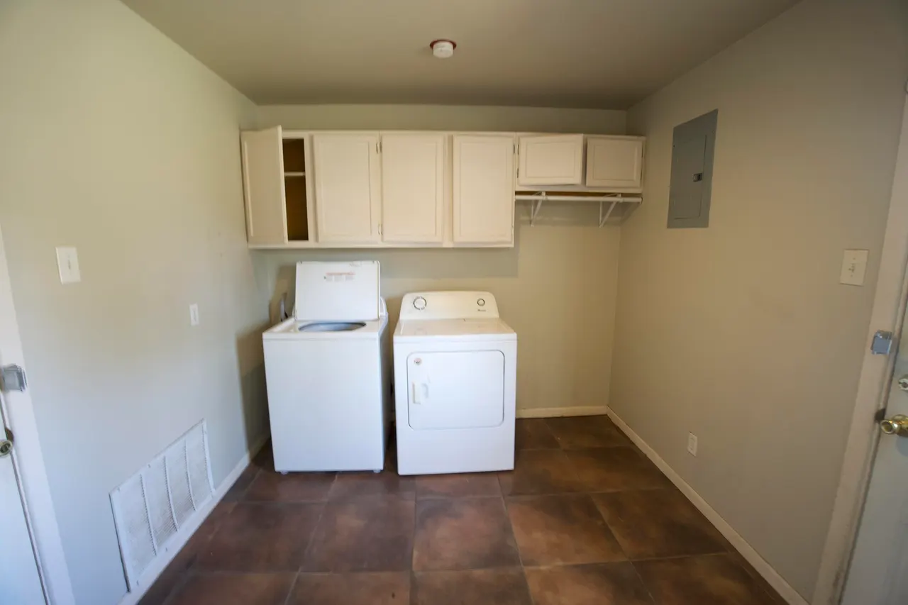 Photo 13 — 3720 27th Street, Lubbock, TX 79410