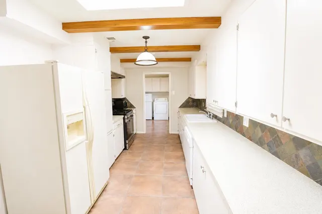 Photo 6 — 3720 27th Street, Lubbock, TX 79410