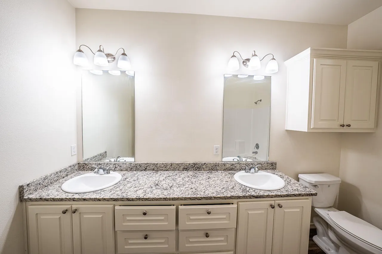 Photo 9 — 6908 20th Street, Lubbock, TX 79407