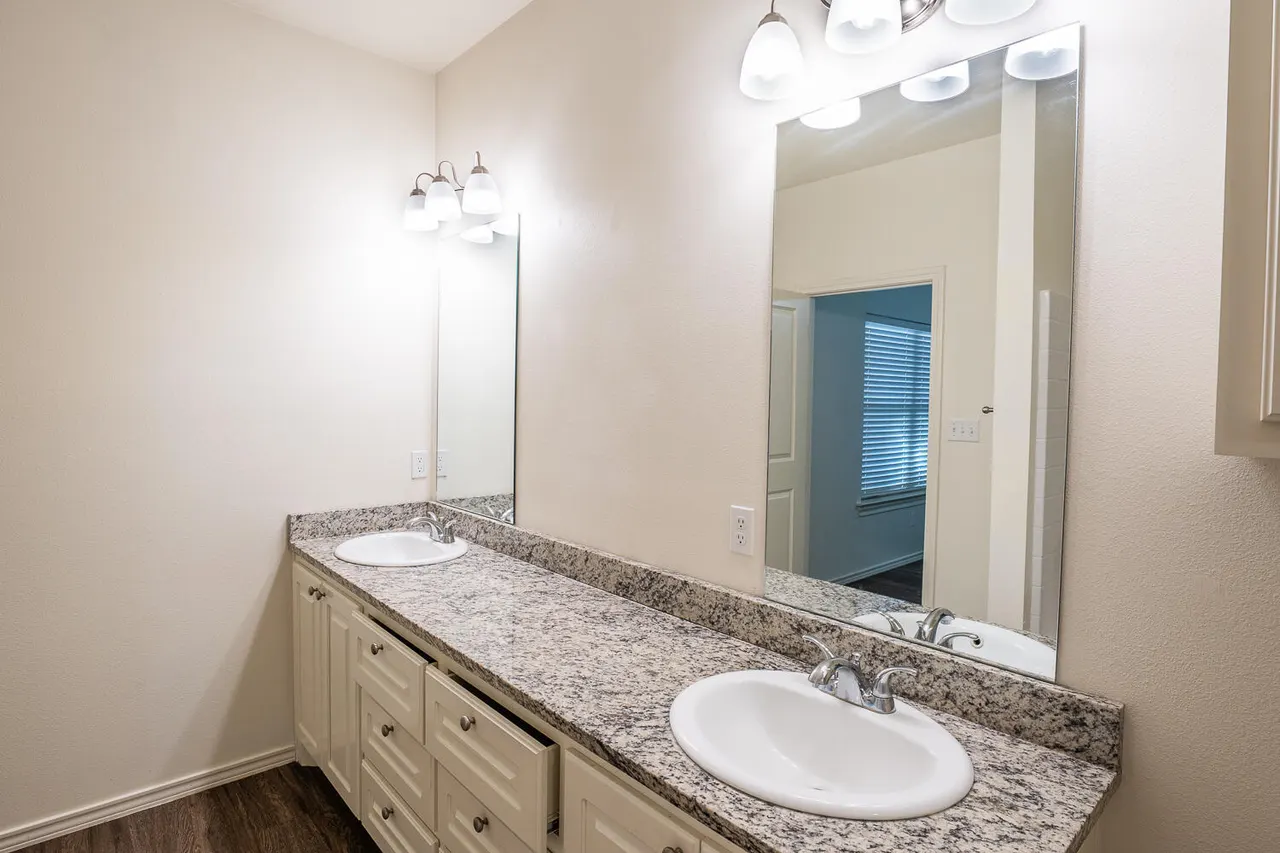 Photo 12 — 6908 20th Street, Lubbock, TX 79407