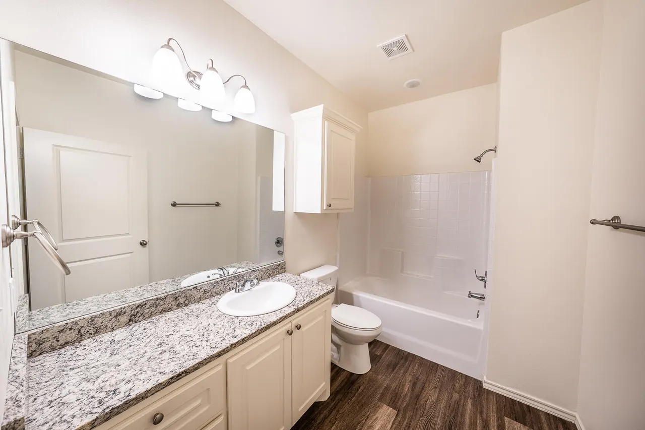 Photo 15 — 6908 20th Street, Lubbock, TX 79407