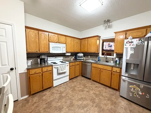 Photo 7 — 1010 Avenue J, Abernathy, TX 79311