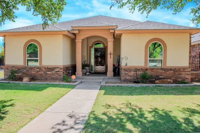 Front exterior — 10111 Chicago Avenue, Lubbock, TX 79424