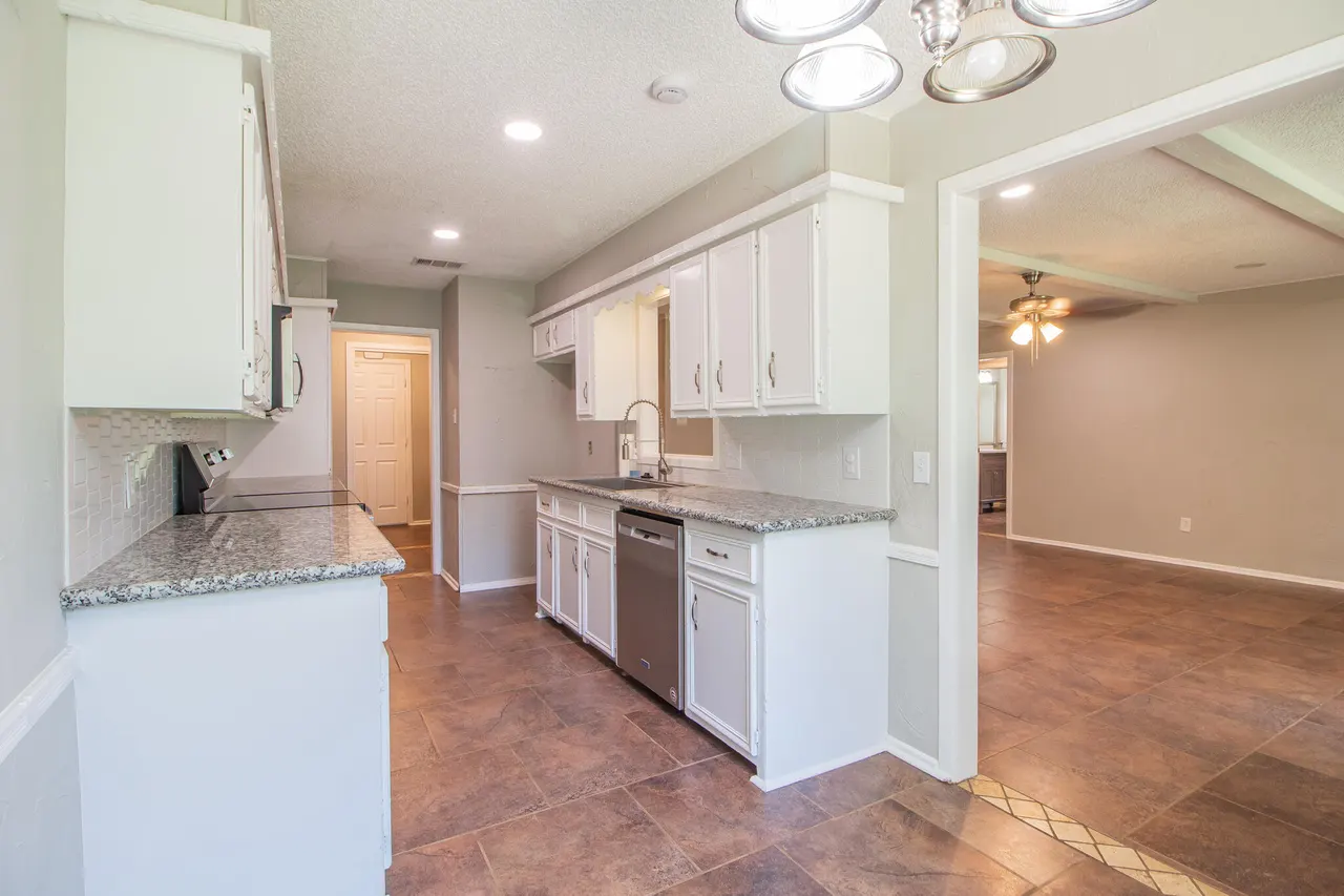 Photo 9 — 4709 59th Street, Lubbock, TX 79414