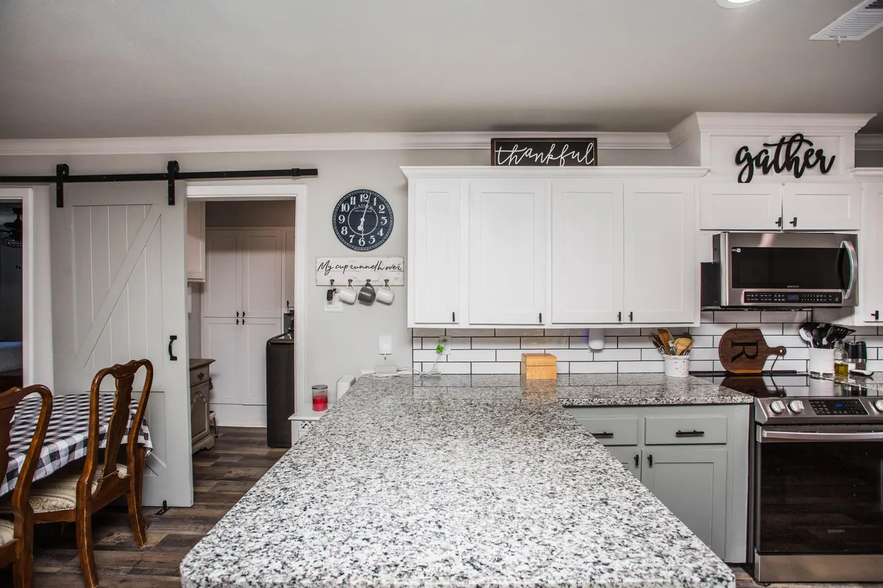 Photo 9 — 2121 70th Street, Lubbock, TX 79412