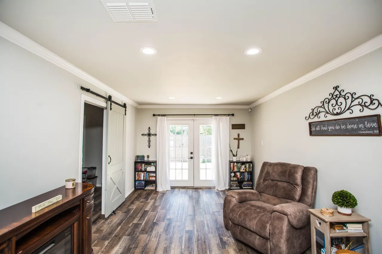 Photo 16 — 2121 70th Street, Lubbock, TX 79412