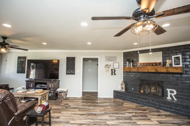 Photo 5 — 2121 70th Street, Lubbock, TX 79412
