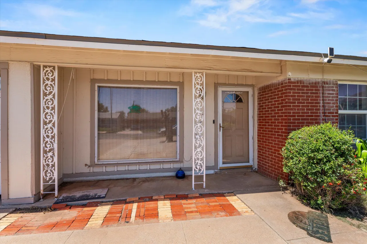 Photo 3 — 1817 E 1st Street, Lubbock, TX 79403