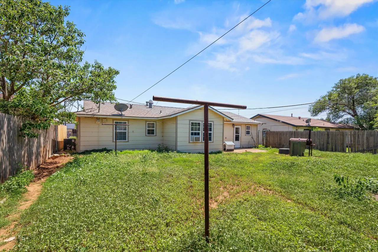 Photo 20 — 1817 E 1st Street, Lubbock, TX 79403