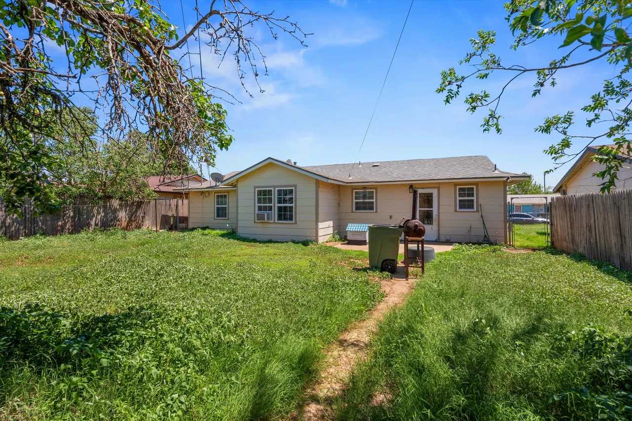 Photo 21 — 1817 E 1st Street, Lubbock, TX 79403