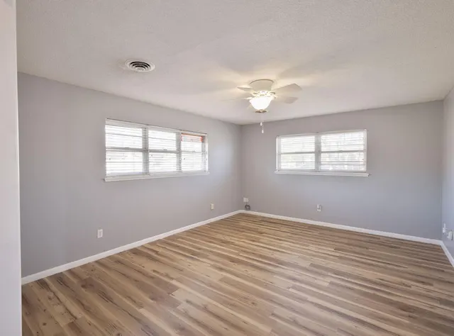 Photo 8 — 812 Holliday Street, Plainview, TX 79072