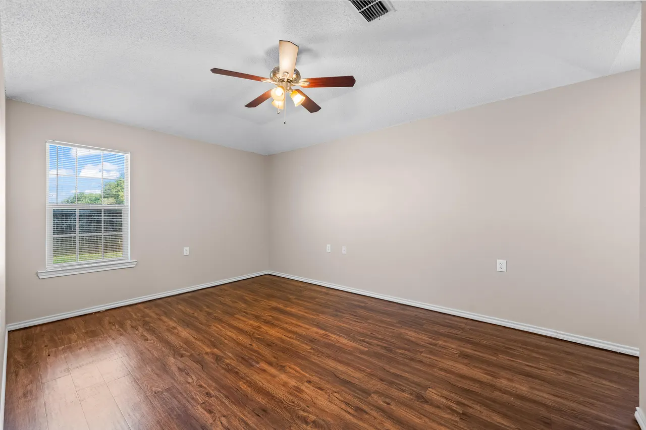 Photo 13 — 7803 Avenue J, Lubbock, TX 79423