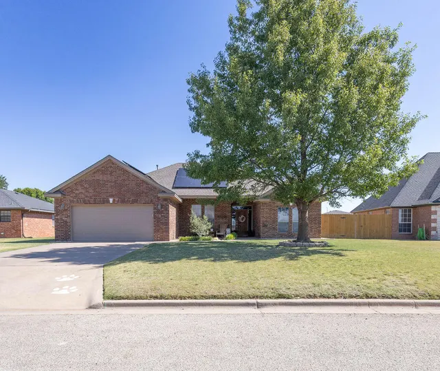 Front exterior — 2404 Magan Street, Plainview, TX 79072