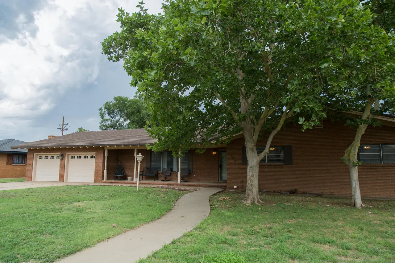 Photo 2 — 904 Itasca Street, Plainview, TX 79072