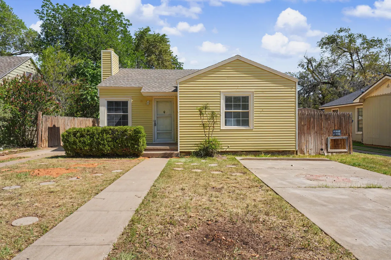 Front exterior — 2612 25th Street, Lubbock, TX 79410