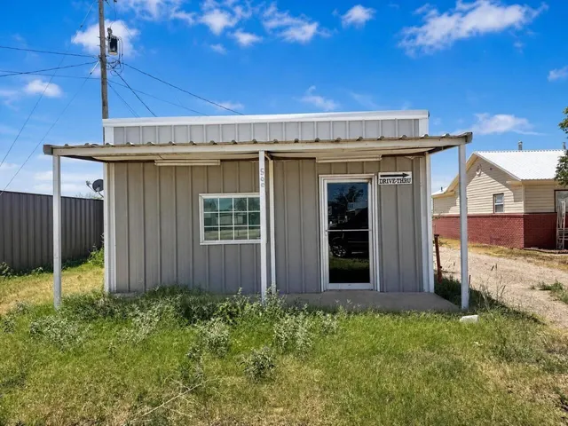 Front exterior — 502 N College Avenue, Levelland, TX 79336