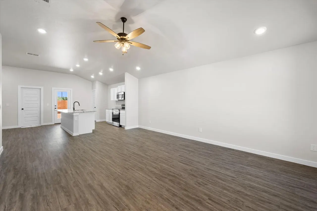 Photo 4 — 5536 Auburn Street, Lubbock, TX 79416