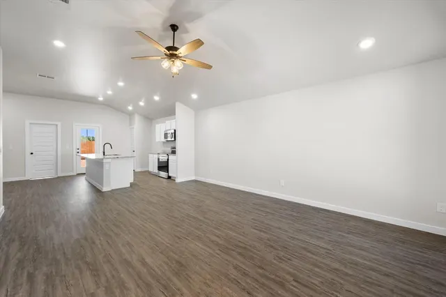 Photo 4 — 5536 Auburn Street, Lubbock, TX 79416