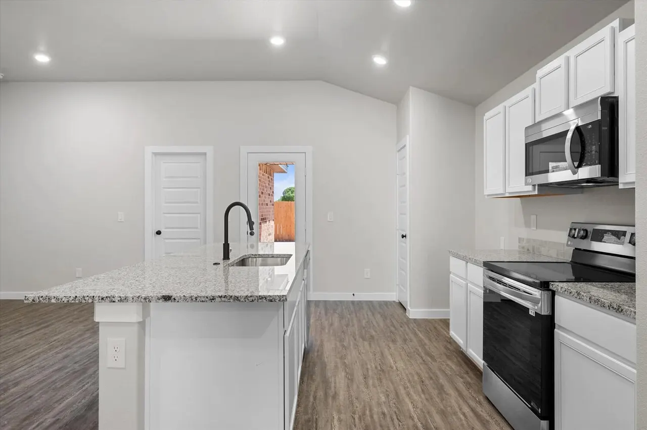 Photo 5 — 5536 Auburn Street, Lubbock, TX 79416