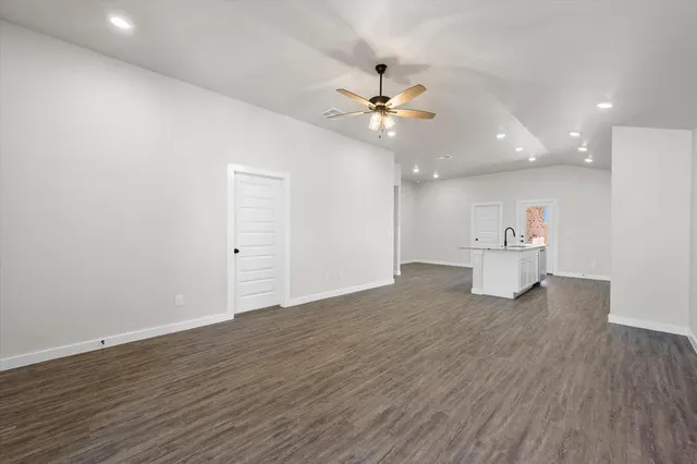 Photo 7 — 5536 Auburn Street, Lubbock, TX 79416