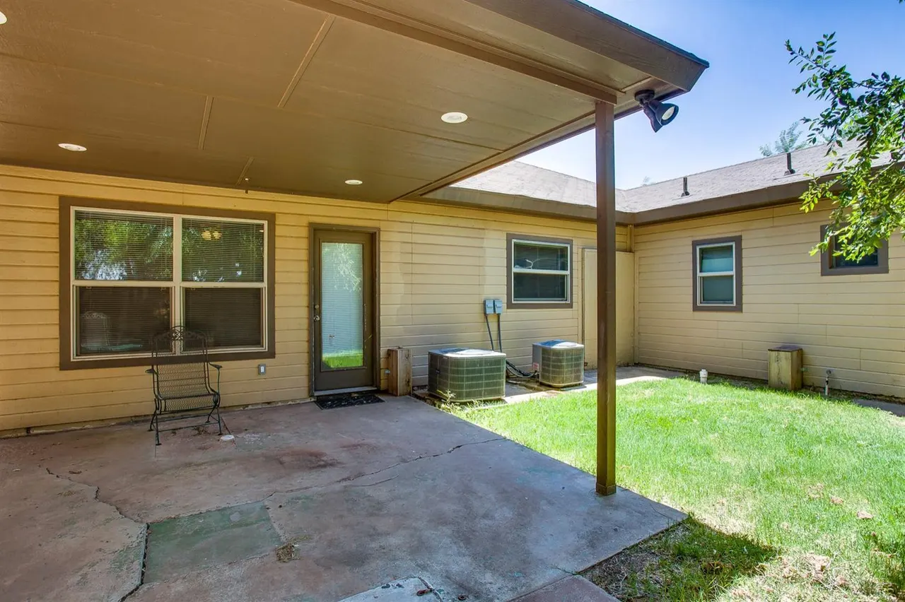 Photo 2 — 3114 30th Street, Lubbock, TX 79410