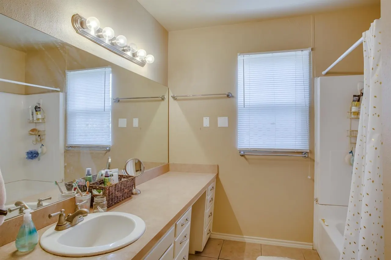 Photo 5 — 3114 30th Street, Lubbock, TX 79410