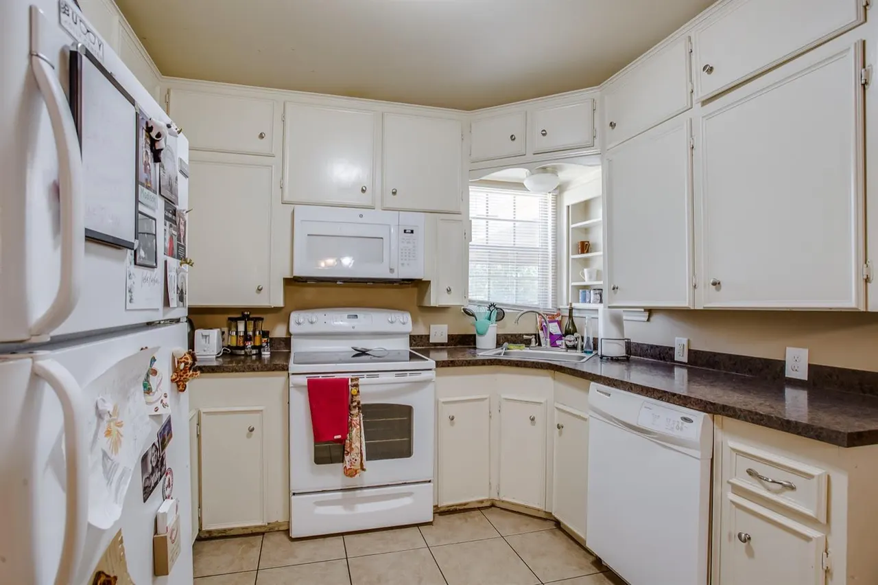 Photo 12 — 3114 30th Street, Lubbock, TX 79410