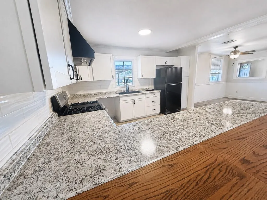 Photo 7 — 4821 24th Street, Lubbock, TX 79407