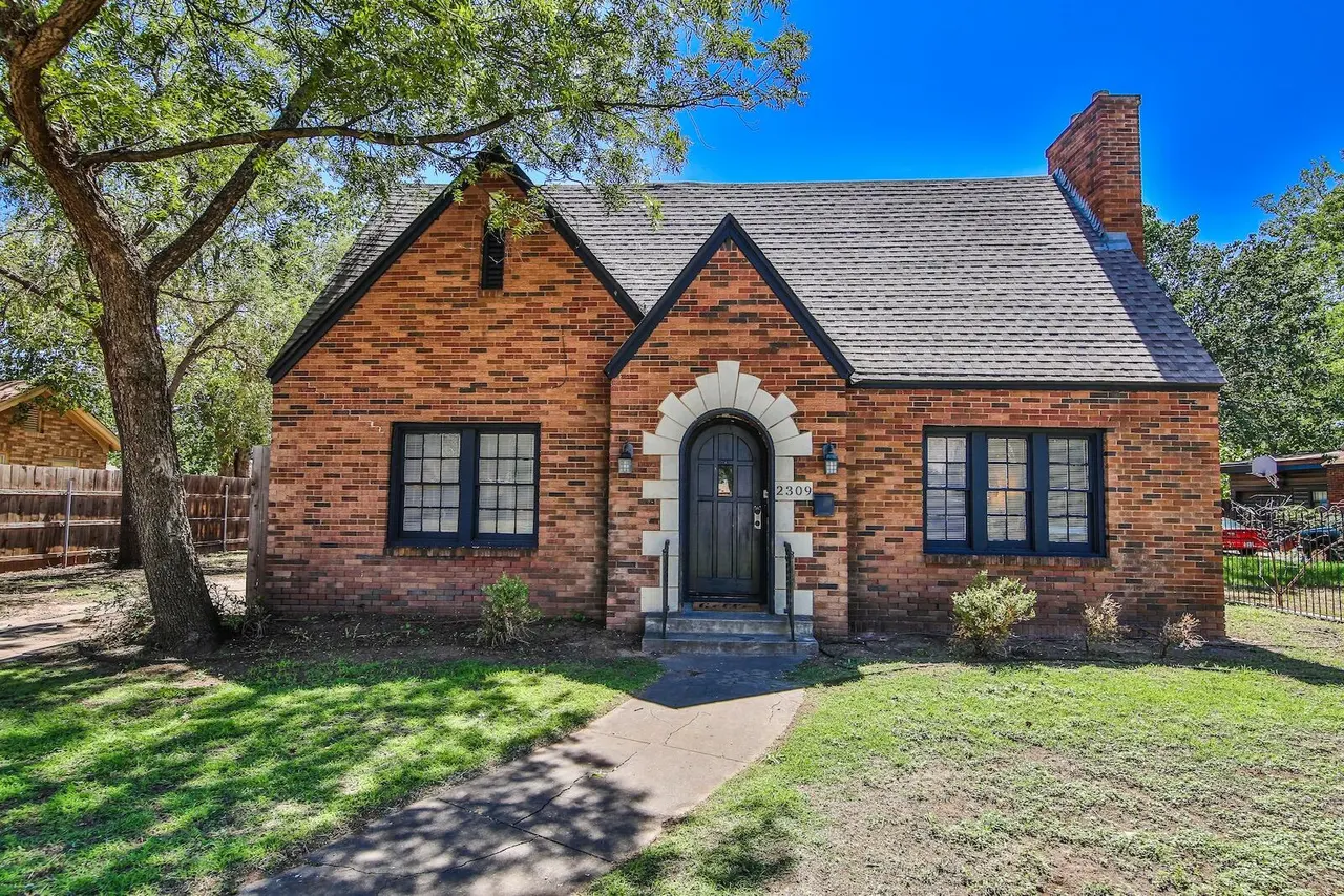 Front exterior — 2309 17th Street, Lubbock, TX 79401