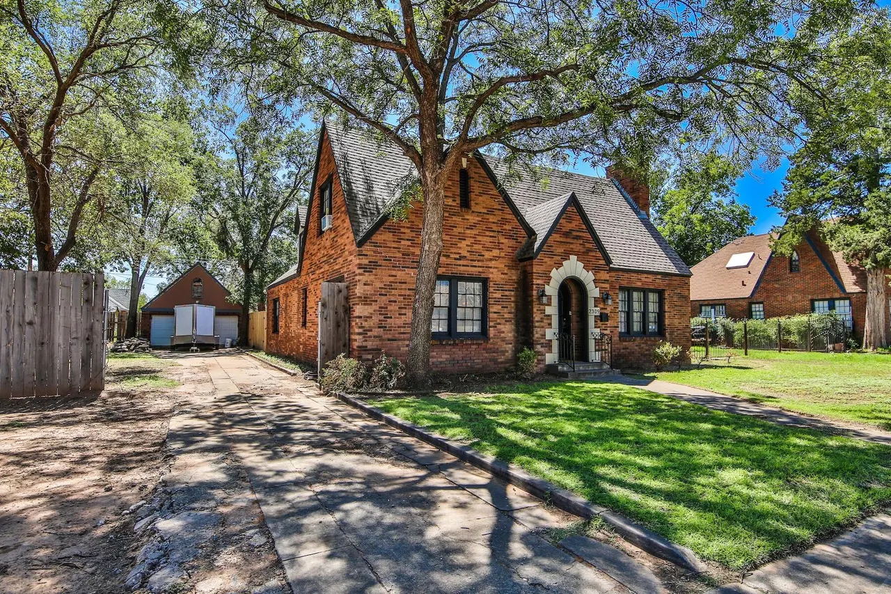 Photo 2 — 2309 17th Street, Lubbock, TX 79401
