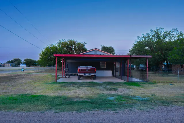 Photo 3 — 1201 Ave J, Petersburg, TX 79250