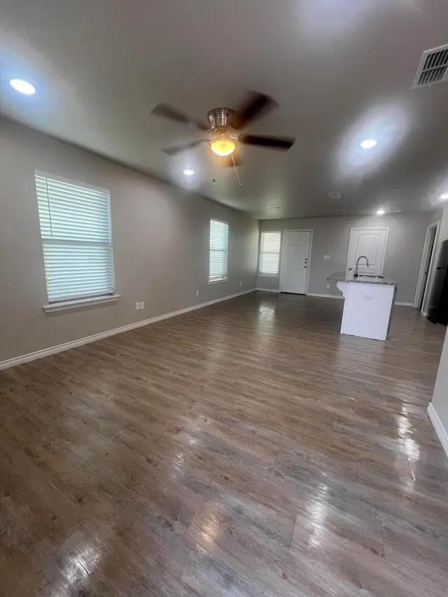 Photo 3 — 2632 Hickory Avenue, Lubbock, TX 79404
