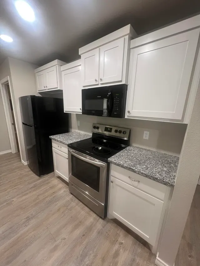 Photo 4 — 2632 Hickory Avenue, Lubbock, TX 79404