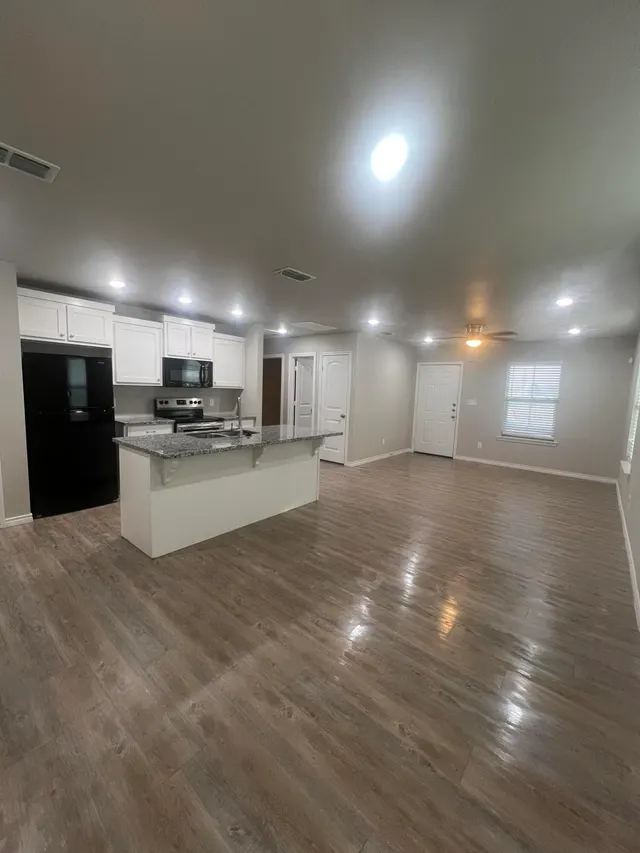 Photo 5 — 2632 Hickory Avenue, Lubbock, TX 79404