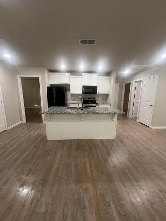 Photo 6 — 2632 Hickory Avenue, Lubbock, TX 79404