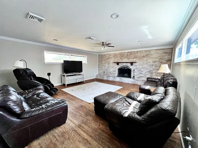 Photo 4 — 1905 63rd Street, Lubbock, TX 79412