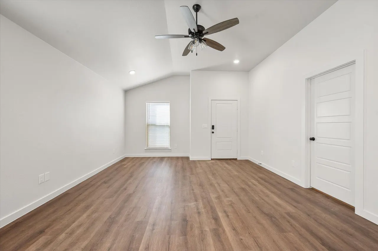 Photo 4 — 614 E 16th Street, Wolfforth, TX 79382