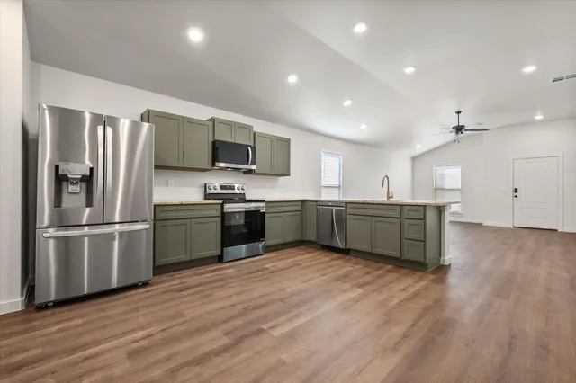 Photo 5 — 614 E 16th Street, Wolfforth, TX 79382