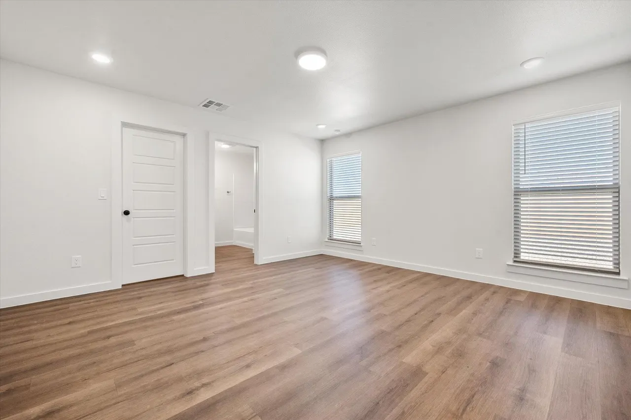 Photo 5 — 611 E 16th Street, Wolfforth, TX 79382