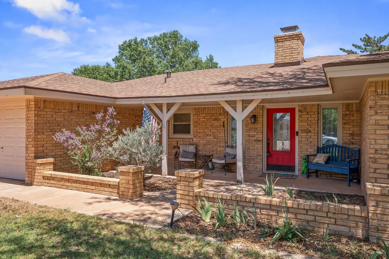 Photo 3 — 103 Willow Circle, Levelland, TX 79336