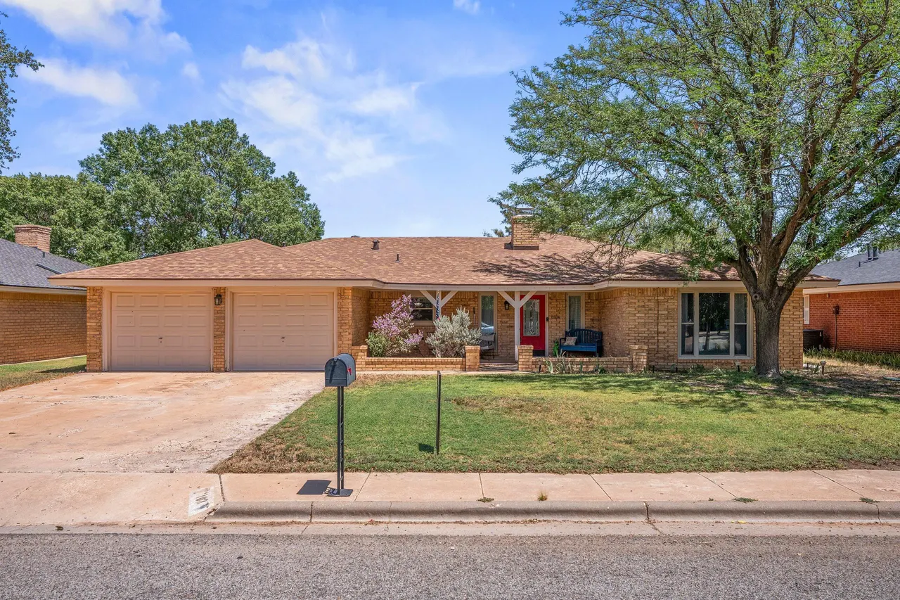 Photo 2 — 103 Willow Circle, Levelland, TX 79336