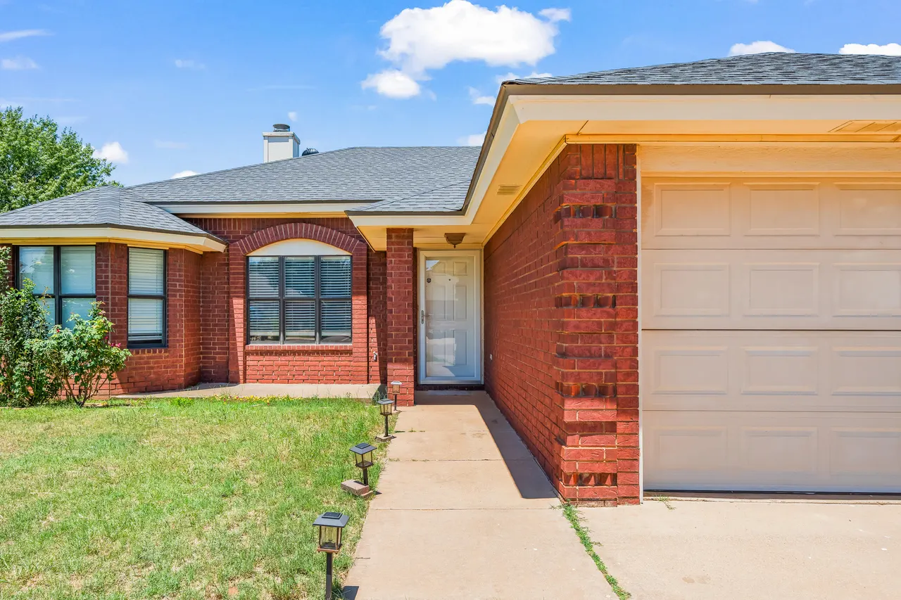 Photo 3 — 2110 94th Street, Lubbock, TX 79423