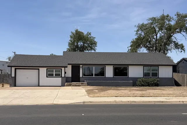 Front exterior — 1216 College Avenue, Levelland, TX 79336