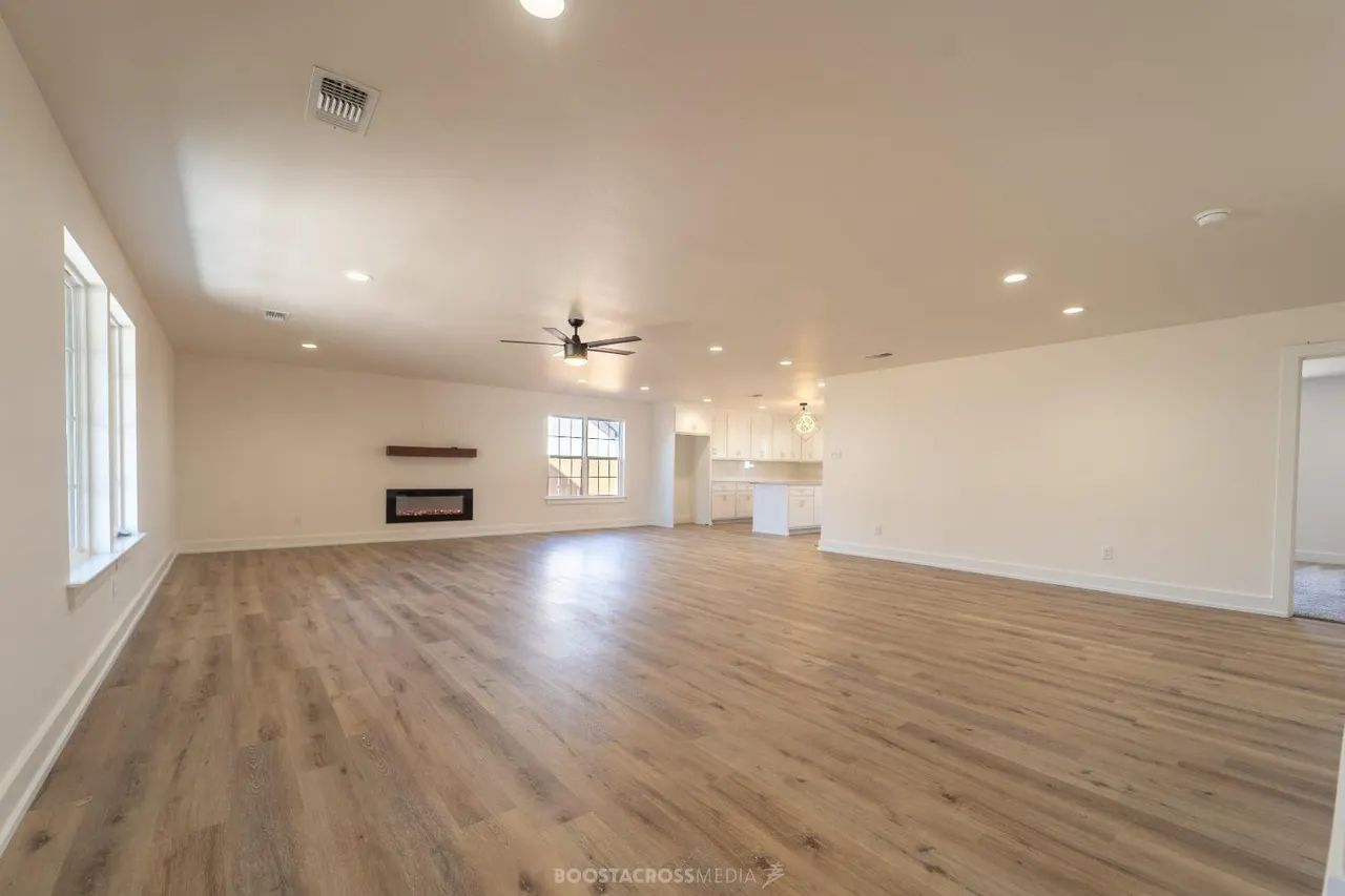 Photo 8 — 7424 5th Street, Lubbock, TX 79416