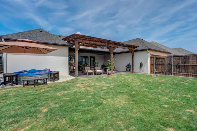 Photo 2 — 5853 111th Street, Lubbock, TX 79424