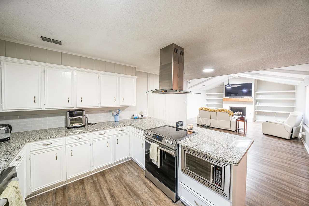 Photo 9 — 2903 77th Street, Lubbock, TX 79423