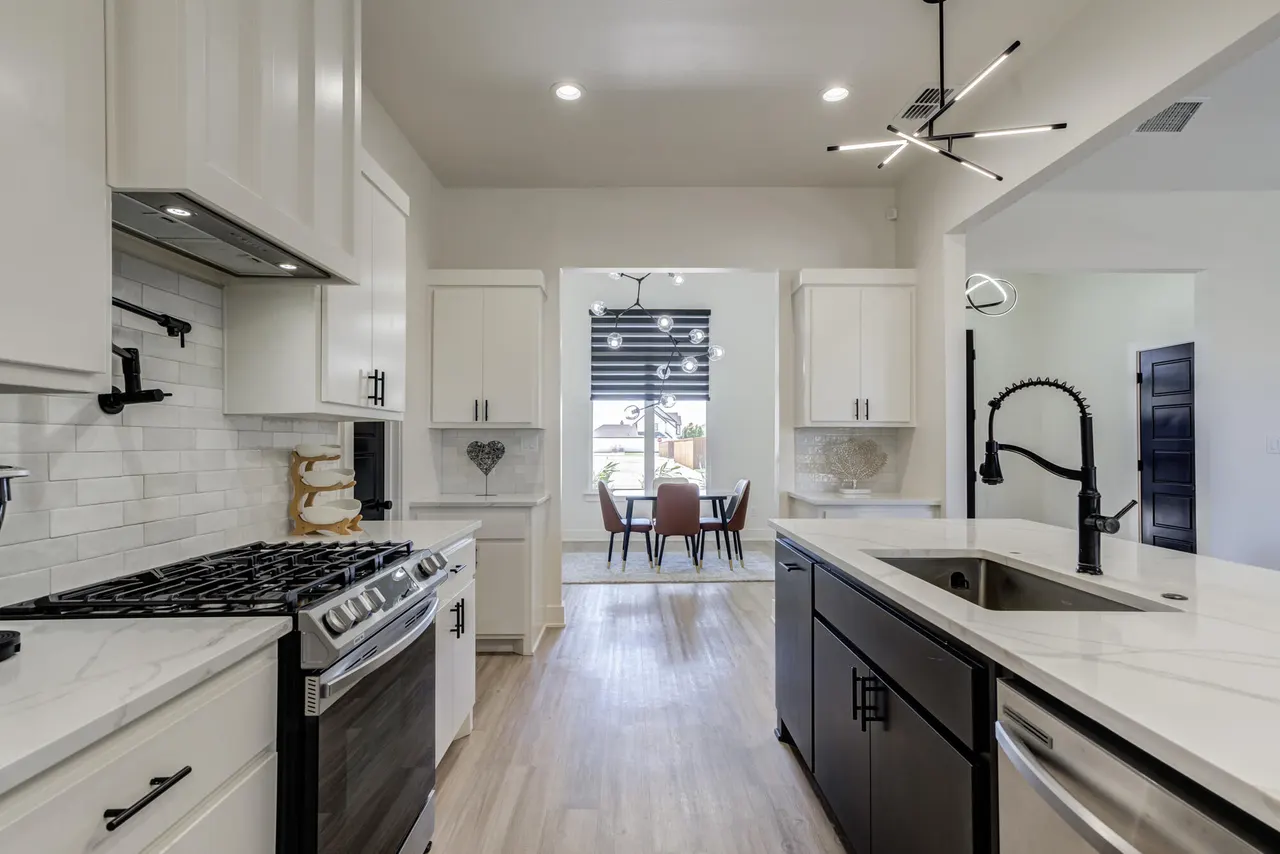 Photo 16 — 1301 Buckingham Avenue, Wolfforth, TX 79382