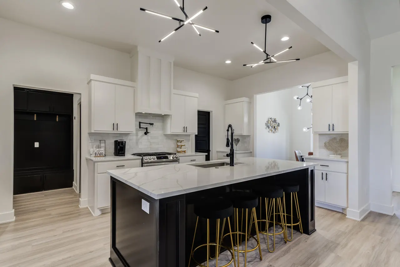 Photo 15 — 1301 Buckingham Avenue, Wolfforth, TX 79382