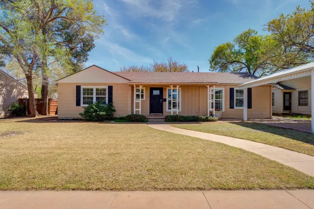 Front exterior — 3207 30th Street, Lubbock, TX 79410