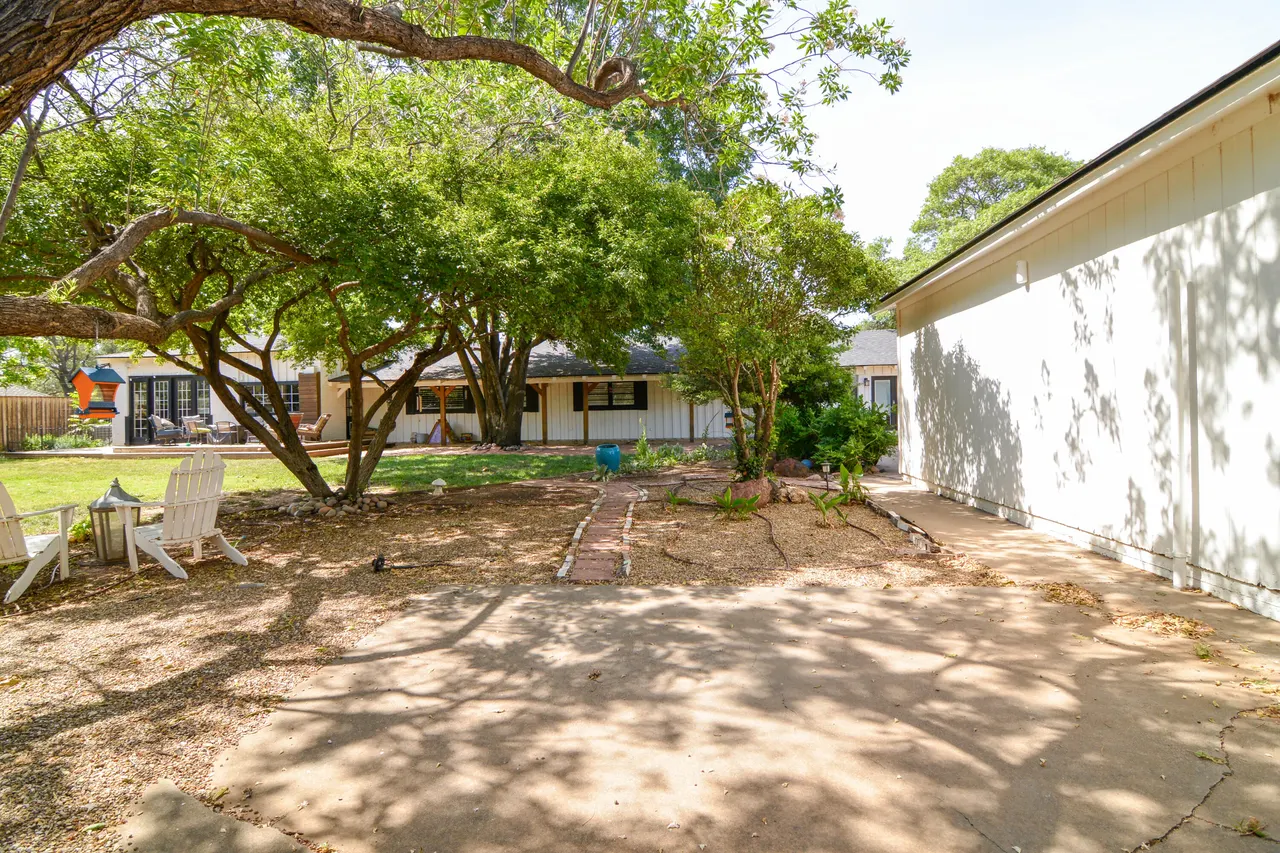 Photo 14 — 4414 10th Street, Lubbock, TX 79416